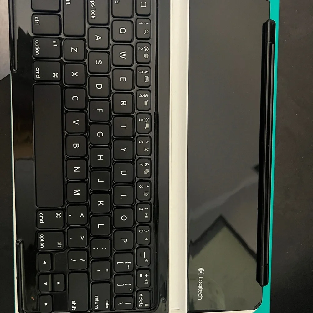 Logitech Black Tablet Keyboard Slim Wireless Cover